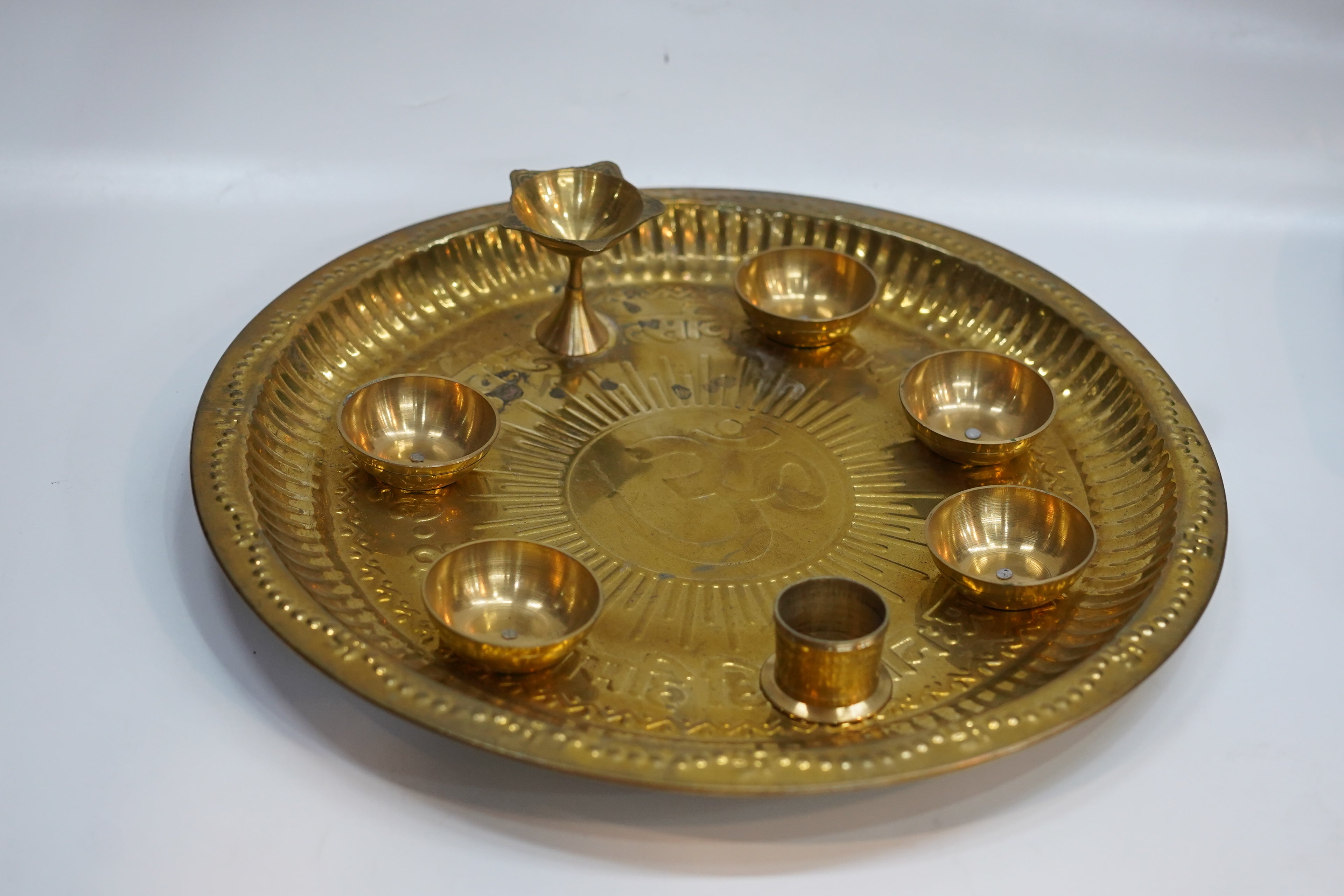 Premium Brass Pooja Thali Set with 5 Diyas, Kalash & Pooja Cup