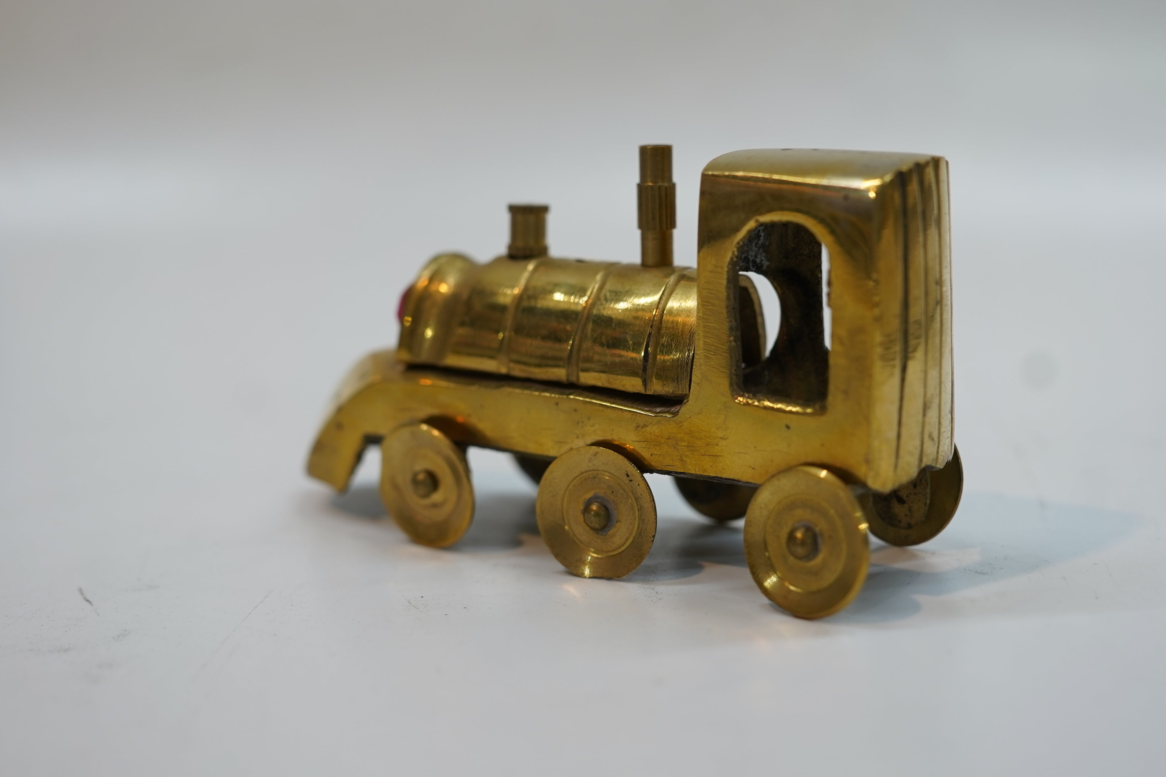 Premium Brass Train Engine Collectible Miniature Toy / Showpiece