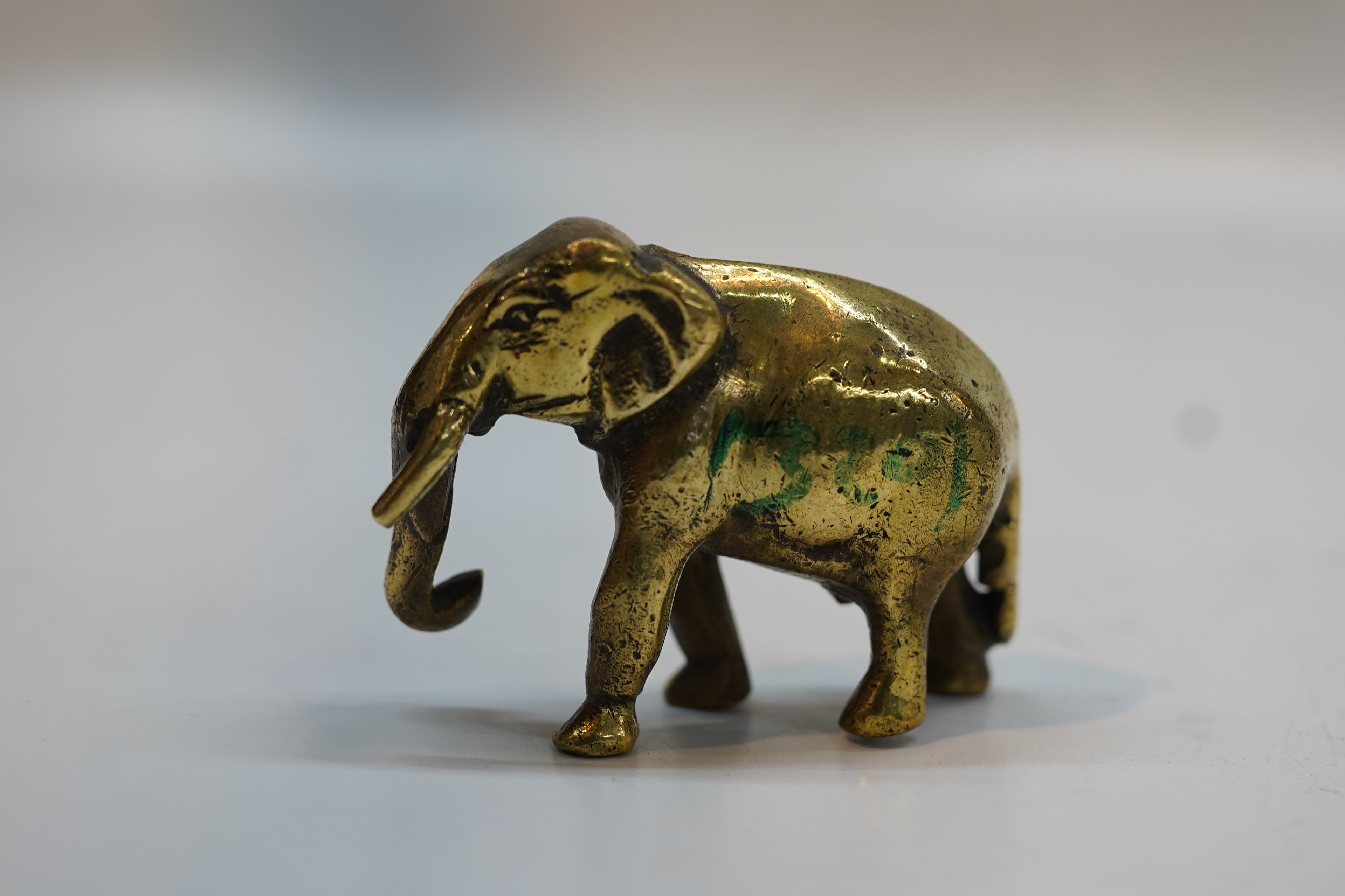 Royal Antique Finish Brass Elephant Statue – Premium Home Decor Showpiece