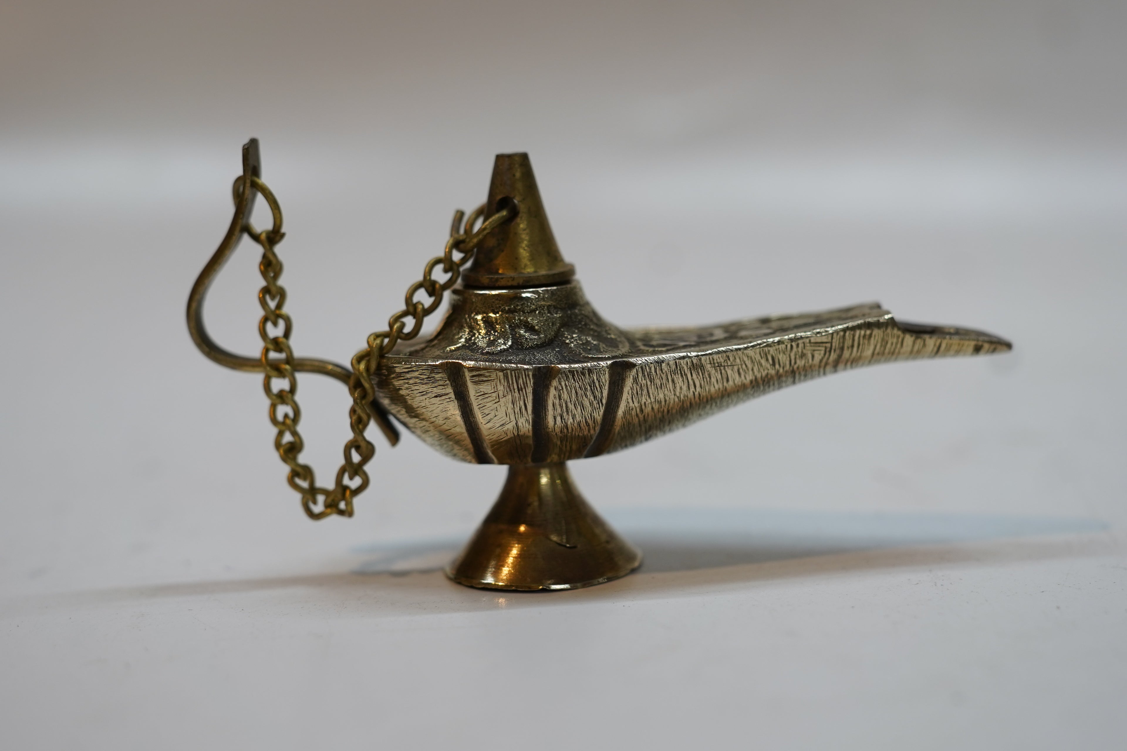 Antique Brass Aladdin Lamp Decorative Showpiece | Traditional Vintage Oil Lamp
