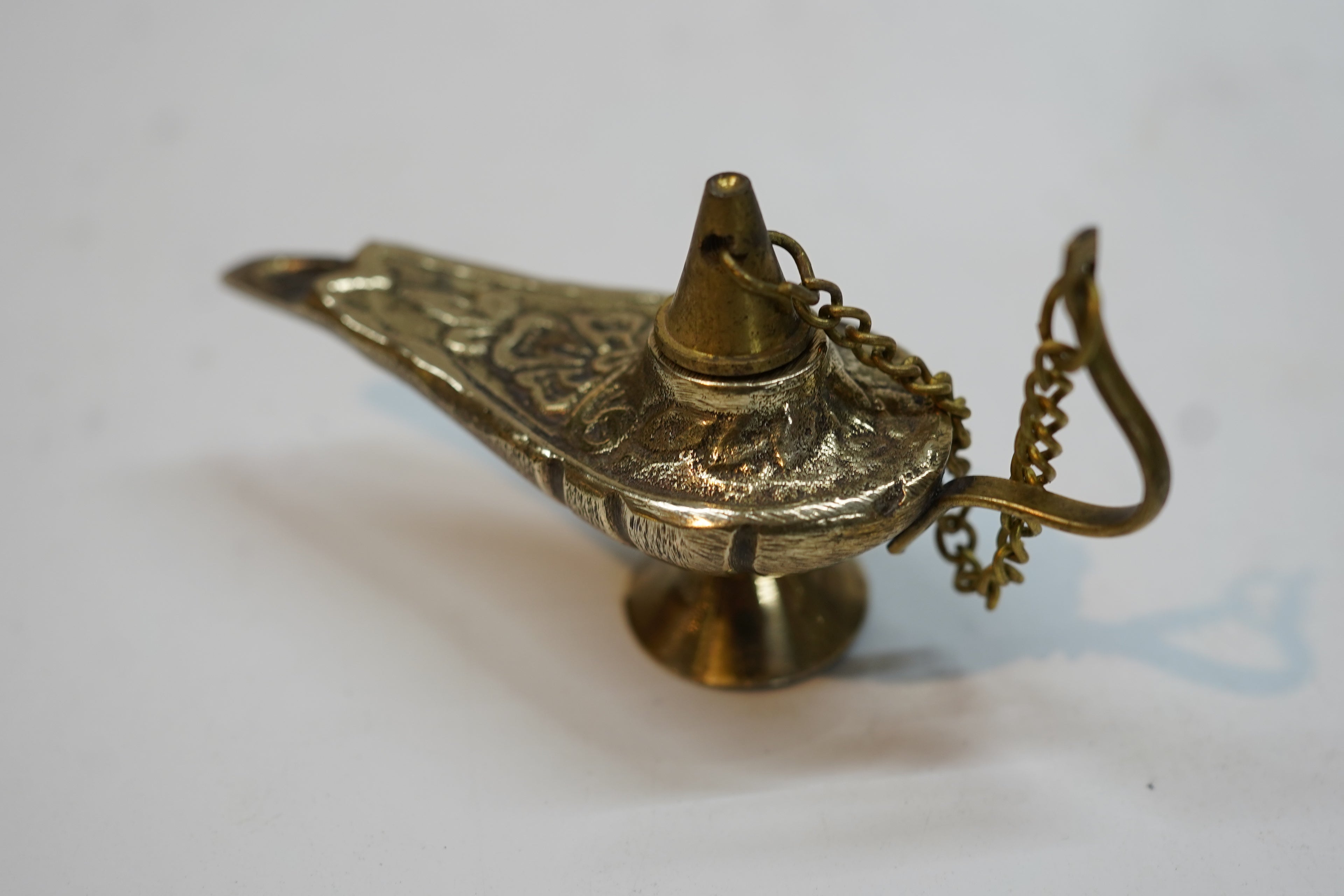 Antique Brass Aladdin Lamp Decorative Showpiece | Traditional Vintage Oil Lamp